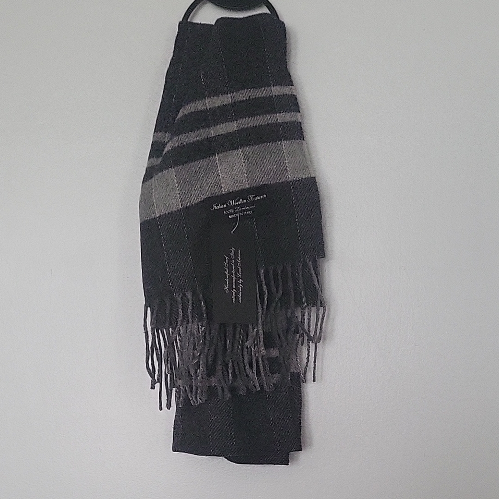 Italian Woollen Treasures: Black and Gray Striped Handcrafted Scarf